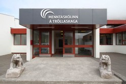 Menntask�linn � Tr�llaskaga