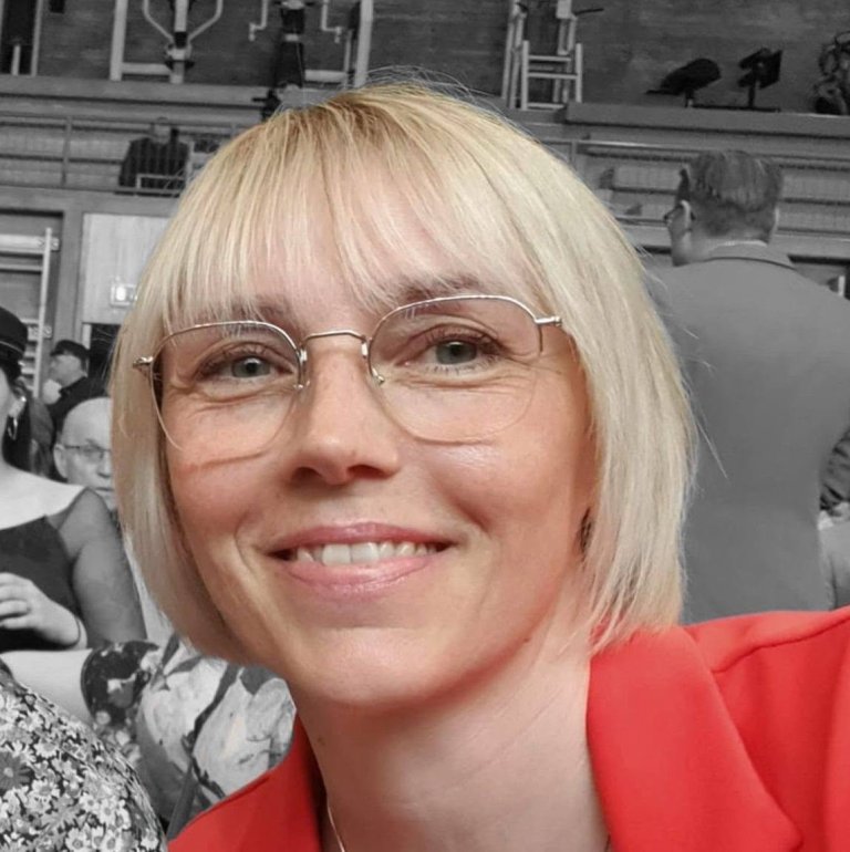 Margrét L. Laxdal