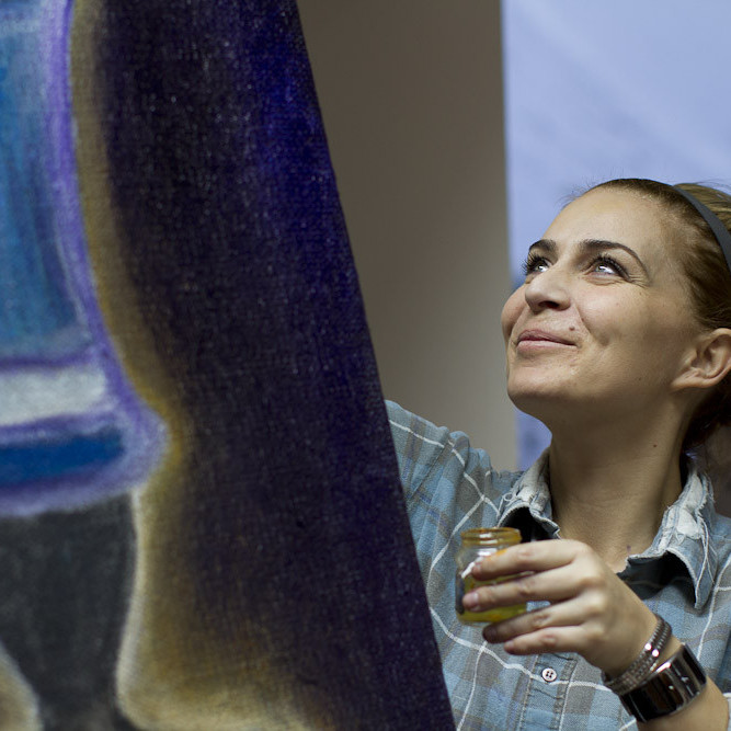 Listaverk í mótun málað á efni utan af húsgögnum á ramma gerðan úr úrgangsspýtum. (Ljósmynd: Lára
Stefánsdóttir)