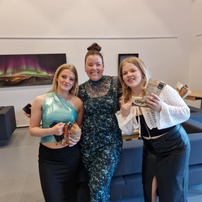 6dff19f5-bc63-4f56-afb3-fb63a7aa805e