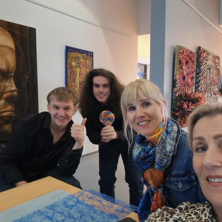 78d51d91-fd3c-440e-b2b9-236f793e2e4e