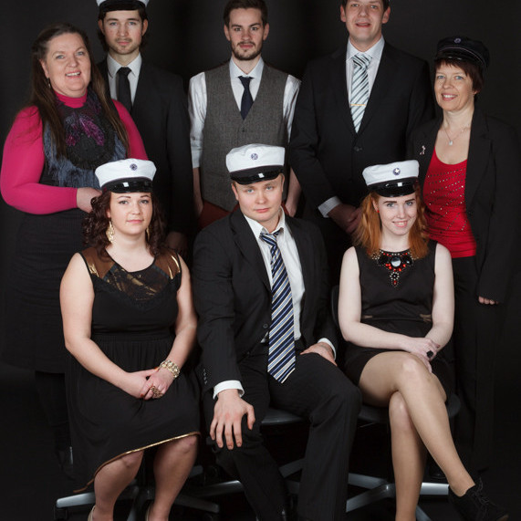 Nýstúdentar 2012h, Guðni Brynjólfur, Helgi Már, Gísli Hvanndal, Lára, Kolbrún, Sigurður Björn, Rakel, Jóna Vilhelmína. mynd
GK