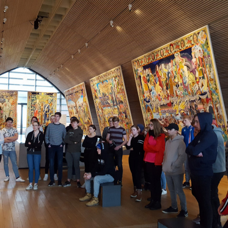 Stafrænar þjóðsögur