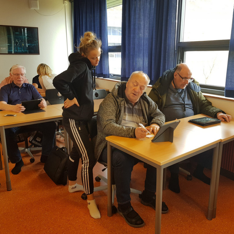 31958935_10213673084315928_6703243028955398144_n