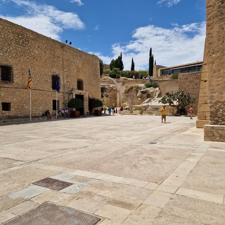 350870264_3497009903953134_7230243804795910056_n