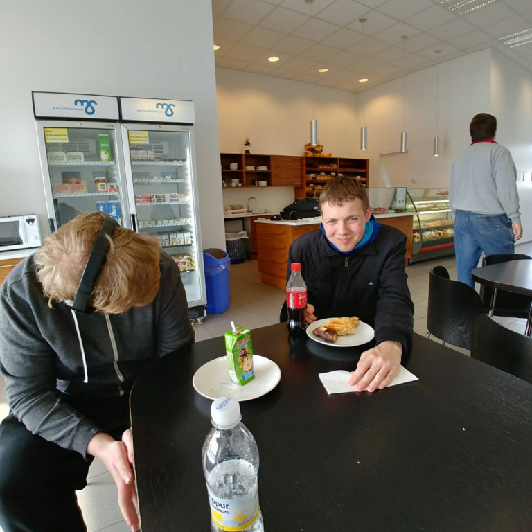 31956970_10156030619178880_4813278168255299584_n