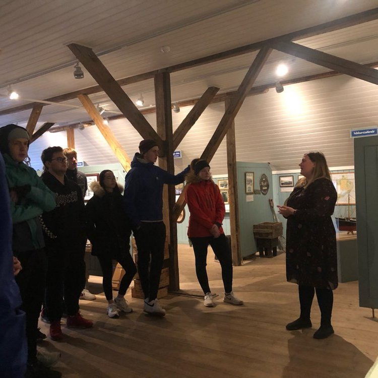 72669889_423560148346718_6415053175820124160_n