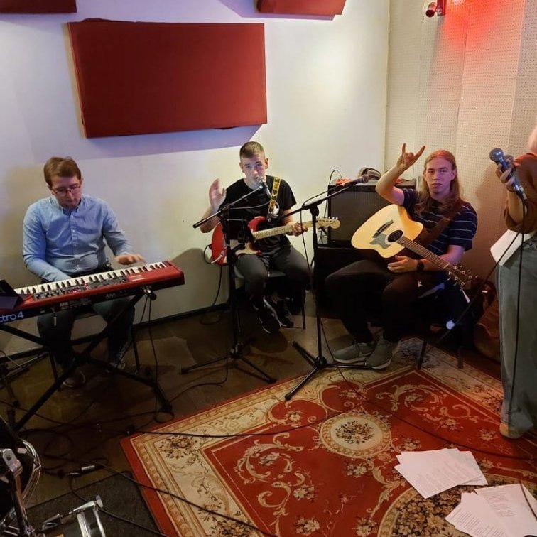 244991661_1479513945782355_2904306323808309932_n