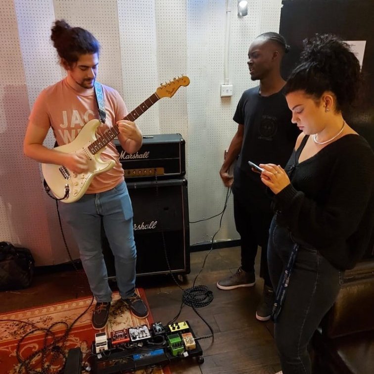 245129599_656975885283303_3332185015325792866_n