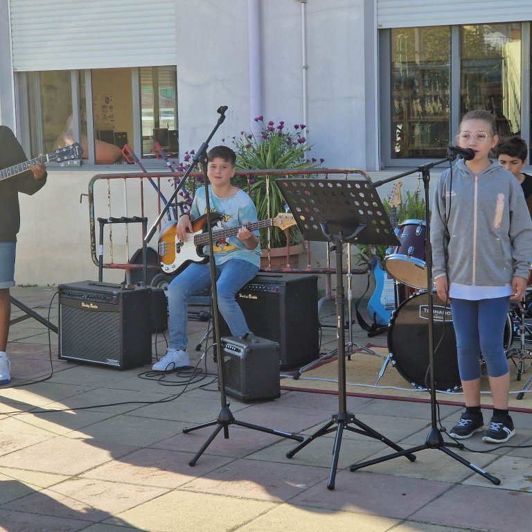 341745722_925955795116792_7352351581732726328_n