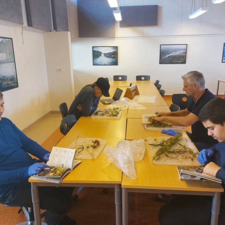 301573392_1198073560739882_4615732726710413493_n