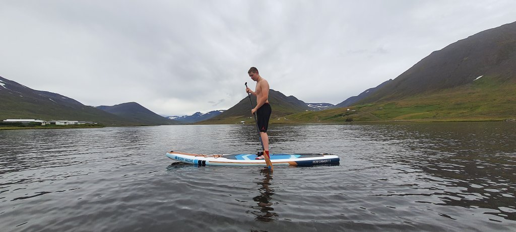 Paddle surfing Hörður