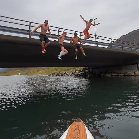 Synt í Ólafsfjarðarvatni stökk í ána