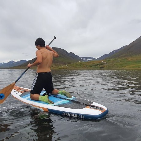 Paddle surfing Gabríel