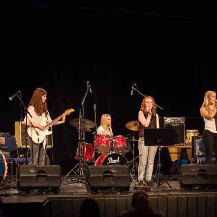 Uppskeruh&aacute;t&iacute;&eth; mynd GK