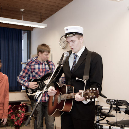 Hljómsveit Menntaskólans á Tröllaskaga spilaði á útskriftarathöfninni en þar er Fannar Örn gítarleikari. (Mynd: Lára
Stefánsdóttir)