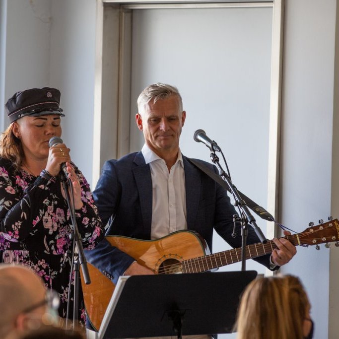 Lísebet Hauksdóttir og Þórarinn Hannesson flytja tónlist