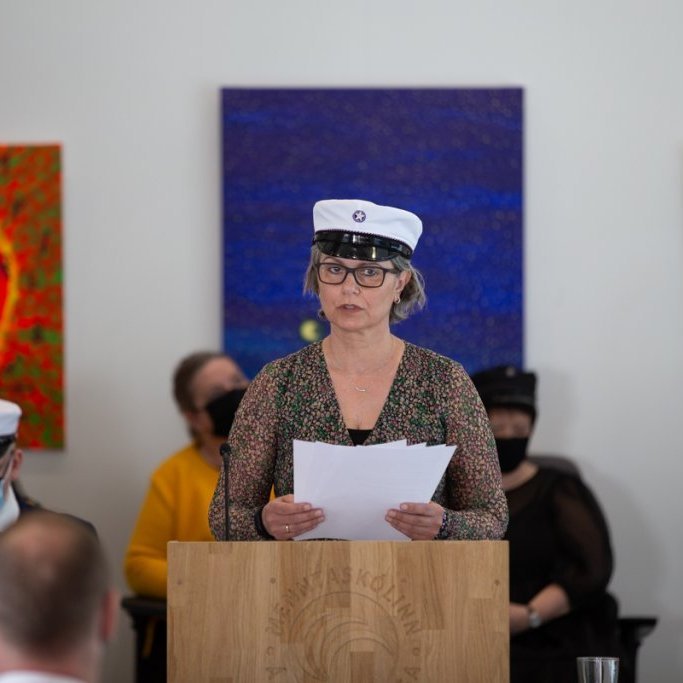 Sigrún Kristjánsdóttir flýtur ræðu nýstúdents