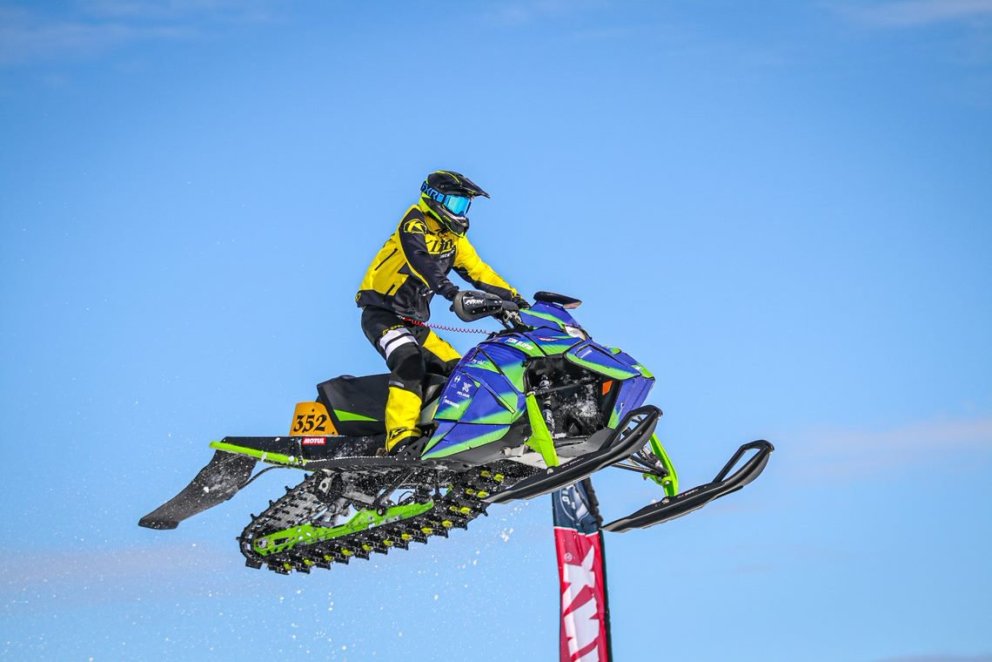 Frímann Geir á flugi yfir Fjarðarheiði um síðustu helgi.
Ljósmynd: Katla Mjöll Gestsdóttir