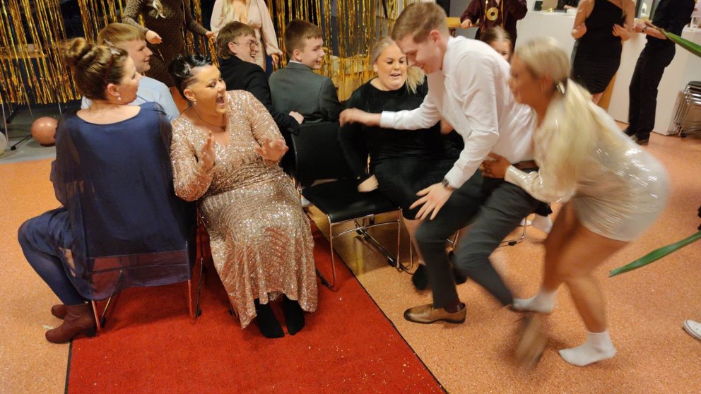 Átök í stólaleik