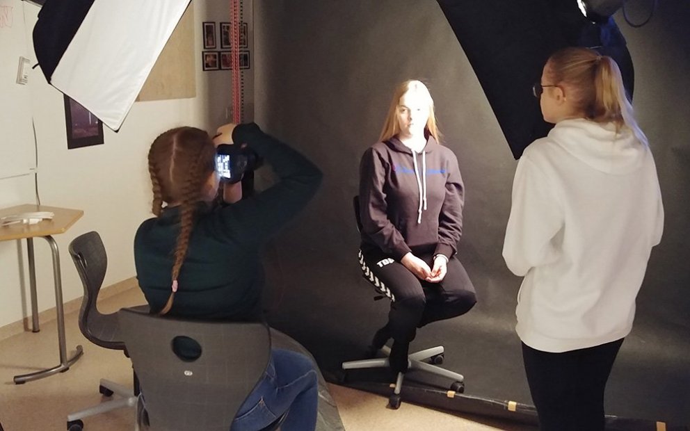 Nemendur að mynda mynd SMH