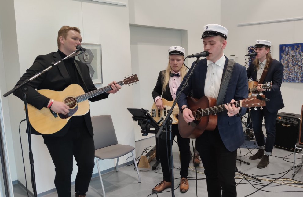 Ástarpungar með hvíta kolla.
Ljósm. SMH