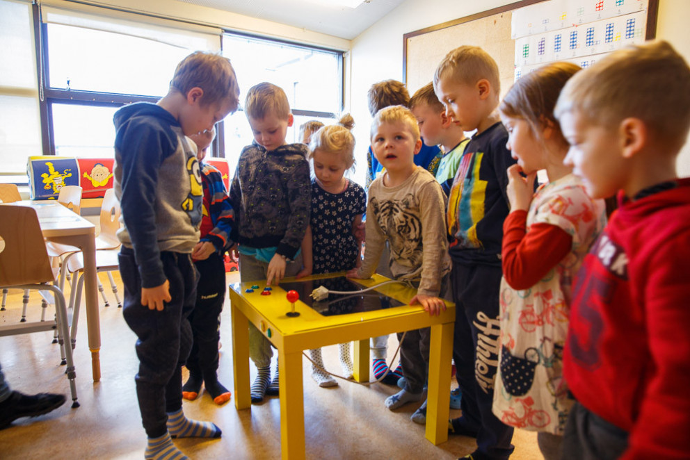 Leikhólar fengu gjöf í mars 2017 mynd GK