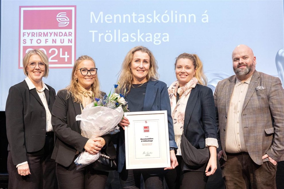 Afhending viðurkenningar