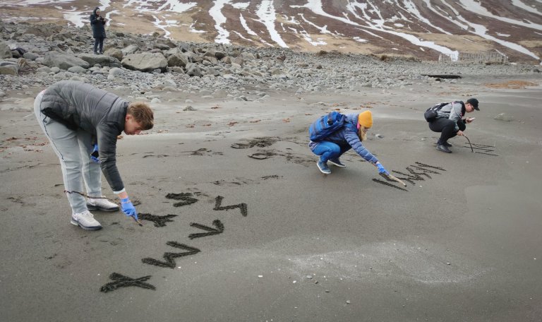 Rúnaskrift á Ósbrekkusandi. 
Ljósm. SMH.