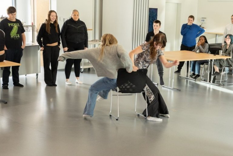 Stólaleikur mynd GK