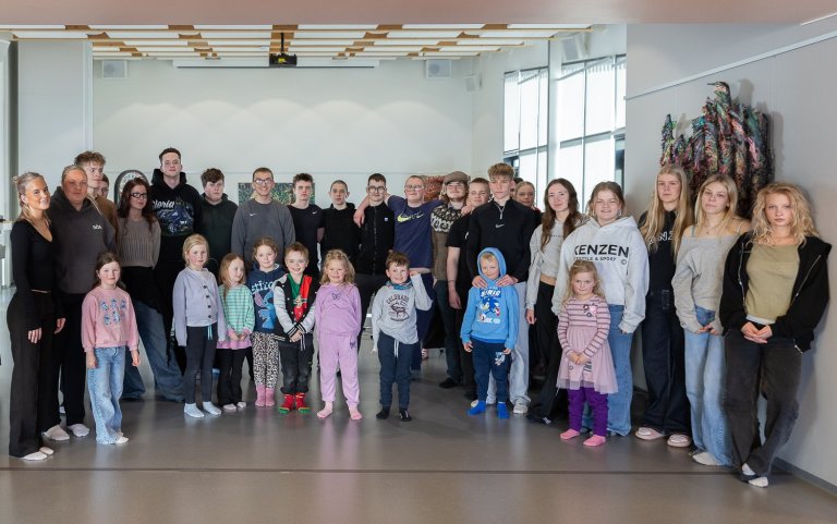 Hópmynd með leikskólabörnum mynd GK