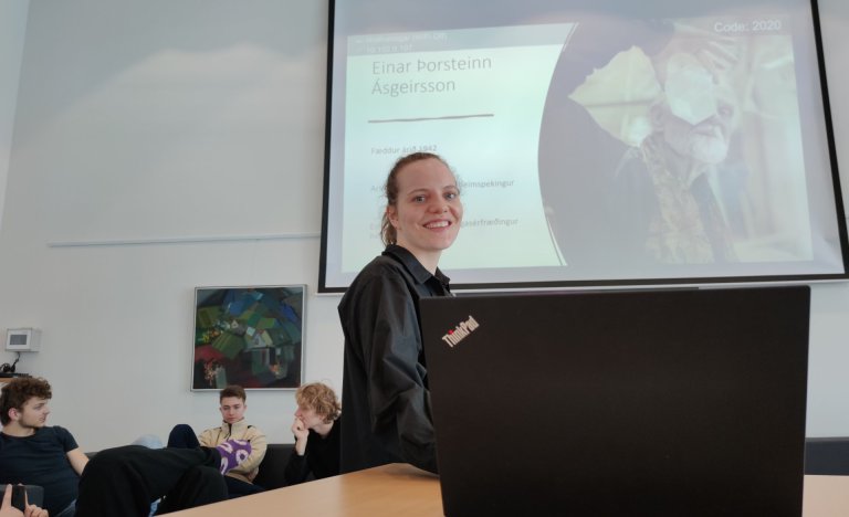 Þorbjörg Ída kennaranemi á degi stærðfræðinnar. Ljósm. SMH.