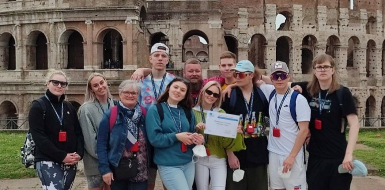 Nemendur og kennarar MTR í Rómarborg.